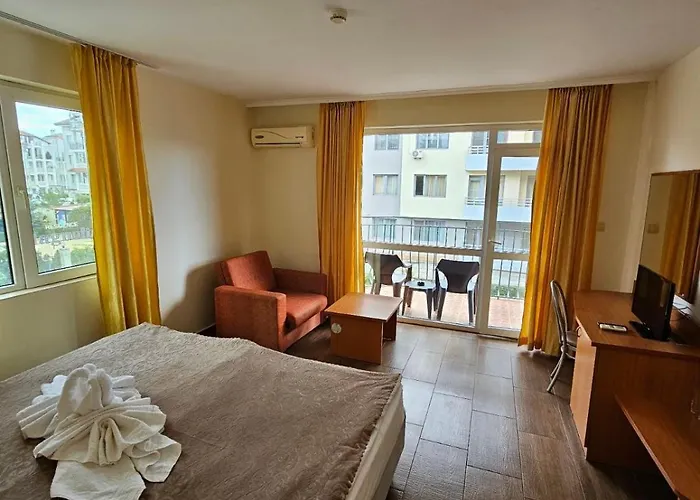 Family Romantik Сонячний Берег