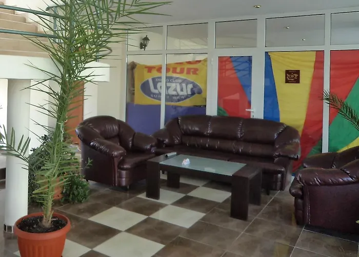 Family Romantik Сонячний Берег