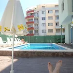 Family Romantik Ξενοδοχείο Σάνι Μπιτς