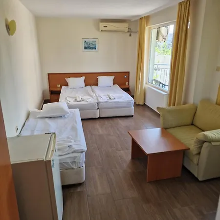 Отель Family Romantik 3*